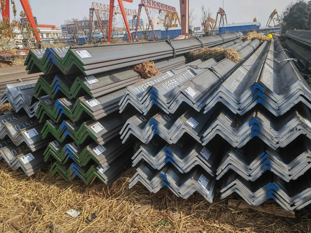 Factory Price Carbon Steel Q235 Ss400 A36 GB Angle Steel