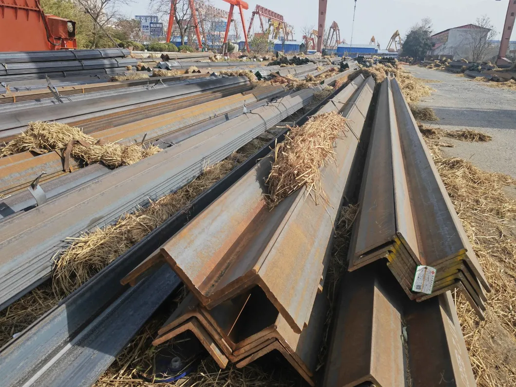 Factory Price Carbon Steel Q235 Ss400 A36 GB Angle Steel